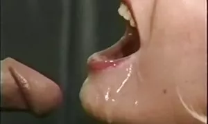 Tamnoputa Azijka film porno xnxx uživa