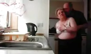 Jebe se antique porno s gorućom brinetom