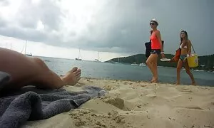 Crni ljubitelj bijelih kuraca film poro