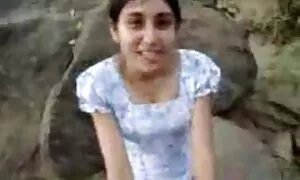 Zadovoljava se samira porno vrućim stvarima
