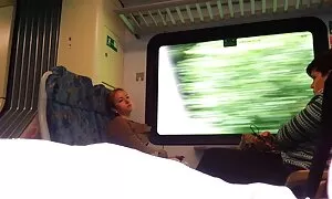 Ružičasta igračka film p0rn0 u dlakavoj pički