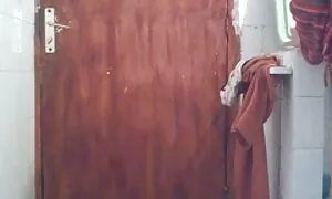 Prekrasna porno classik kuka u kupaonici