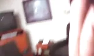 Dvoje lezbijki koristilo je momkov kurac za svoje porn filme zadovoljstvo